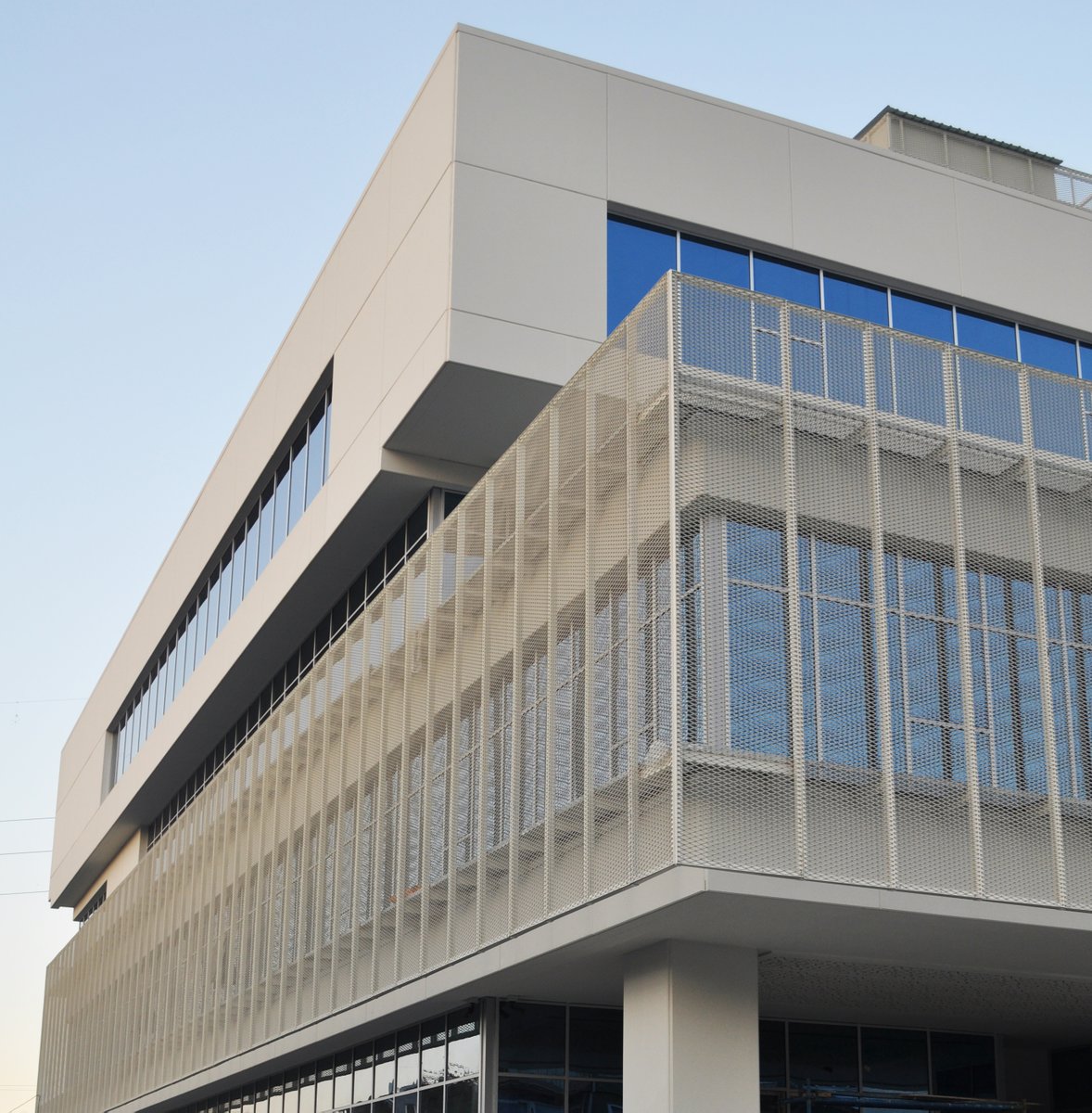 DekkapU's tweet photo. Dekkap uhpc🧡 the architecture of the future. We produce facades that add meaning and story to concrete that renews itself with the changing world. We do our job with passion. Our production continues all over the world. We continue to move forward with innovations.💪✅ https://t.co/2Pu7kxy9uZ