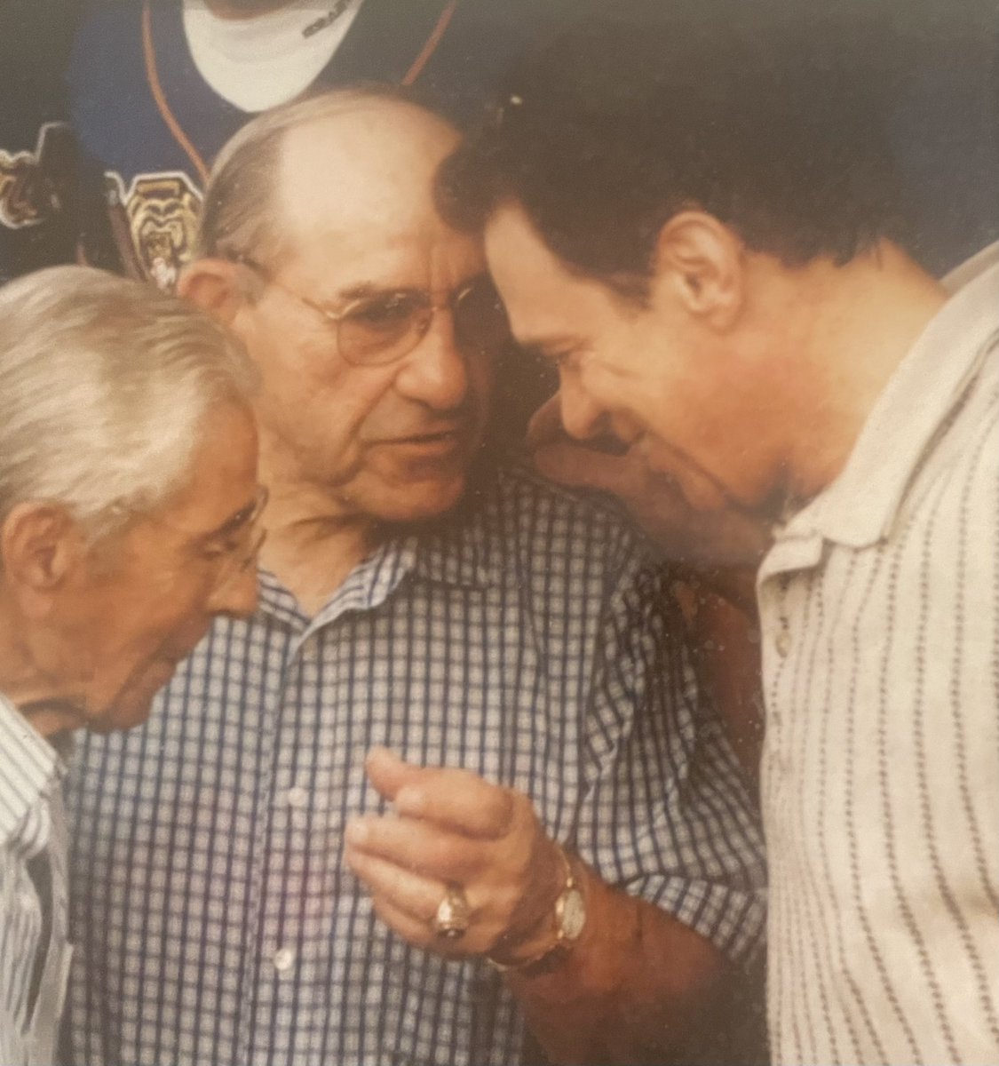 JrzyJoePiscopo's tweet photo. One of my all-time favorite photos. #LateGreats #YankeeLegends #PhilRizzuto #YogiBerra https://t.co/gnuT7hzwP7