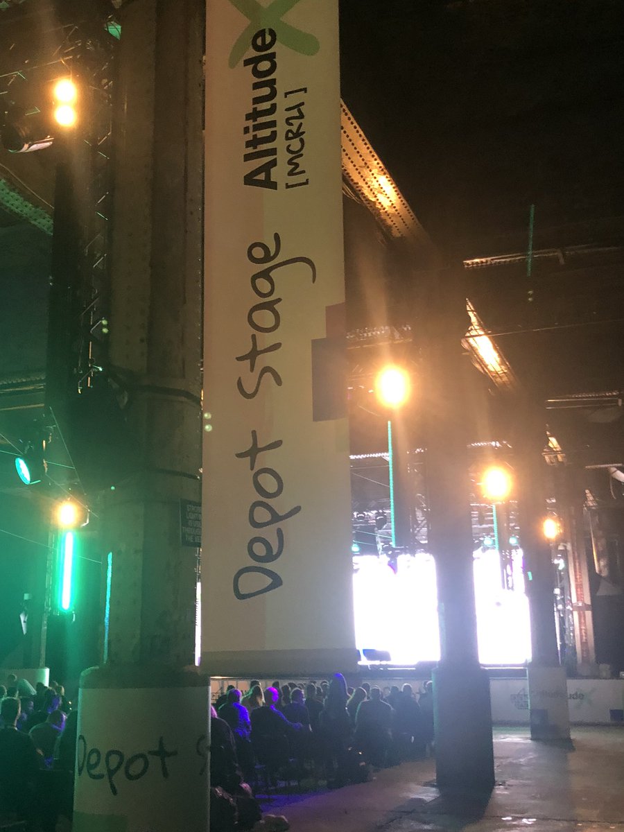 Seem34's tweet photo. Very cool setting at #AltitudeX event organised by @Peak_HQ at Manchester. Listening to @matthewsyed speak about growth mindset and diverse perspectives in decision making. Yes, its time for an upgrade! https://t.co/uwAC09t0No