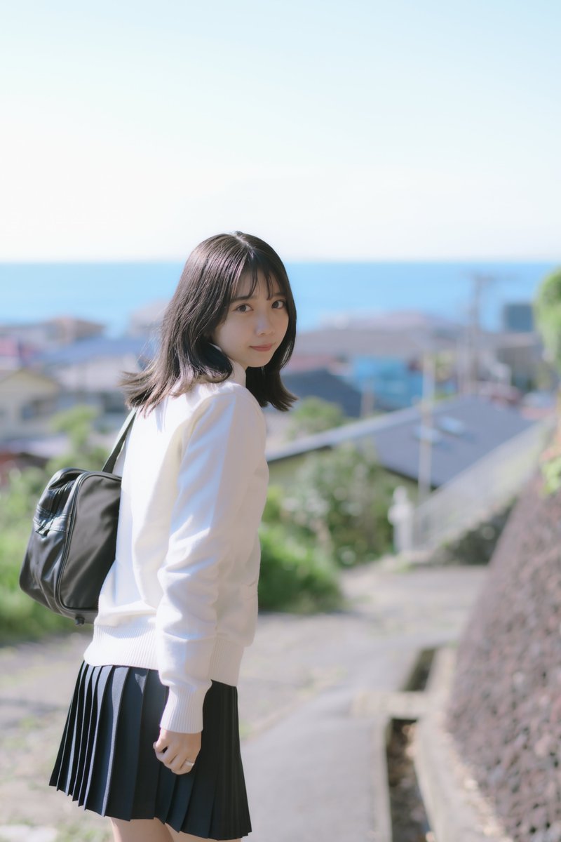 Ryo36H's tweet image. model： あかりさん
 海の見える坂
#portraits  #photography