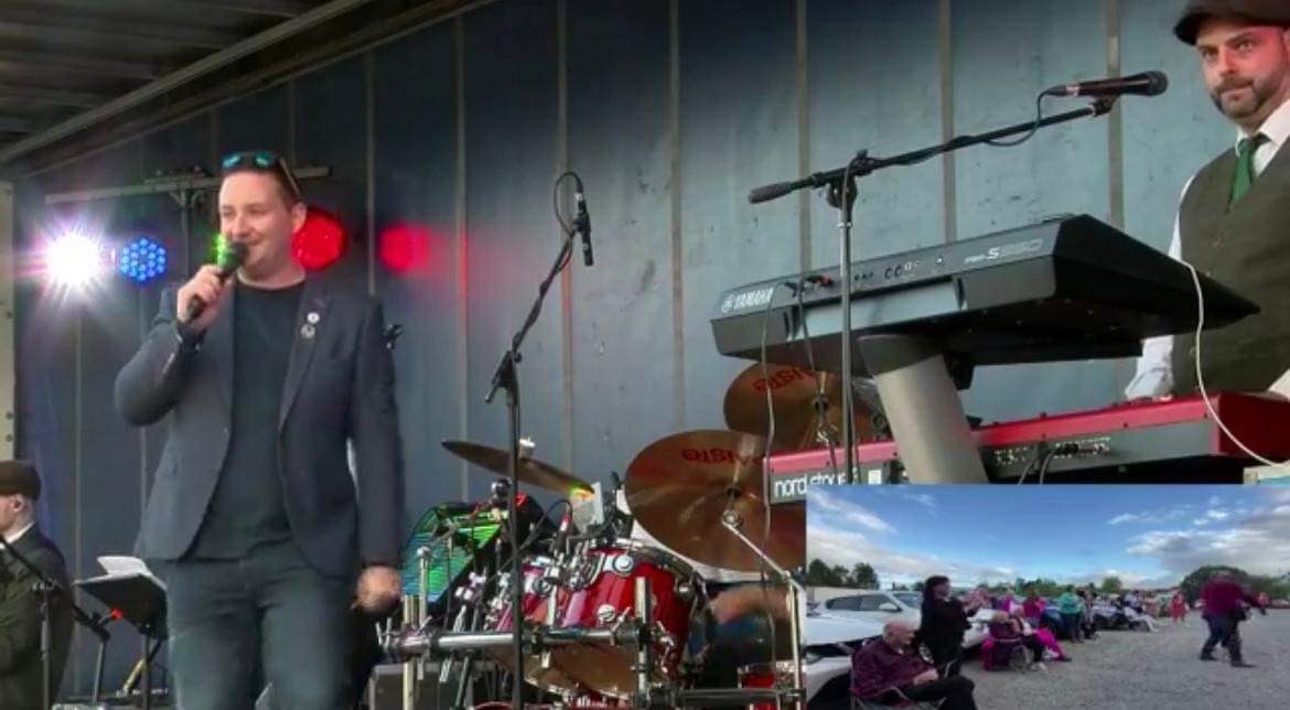 sarahgrant155's tweet photo. The JMG Group Country Drive In @GaryGambleShow 😍❤️🎶 #PaulKelly #GaryGamble #RobertMizzell #RitchieRemo #CountryDriveIn #Enniskillen #StuartsCarPark https://t.co/wRWh9tHoMb