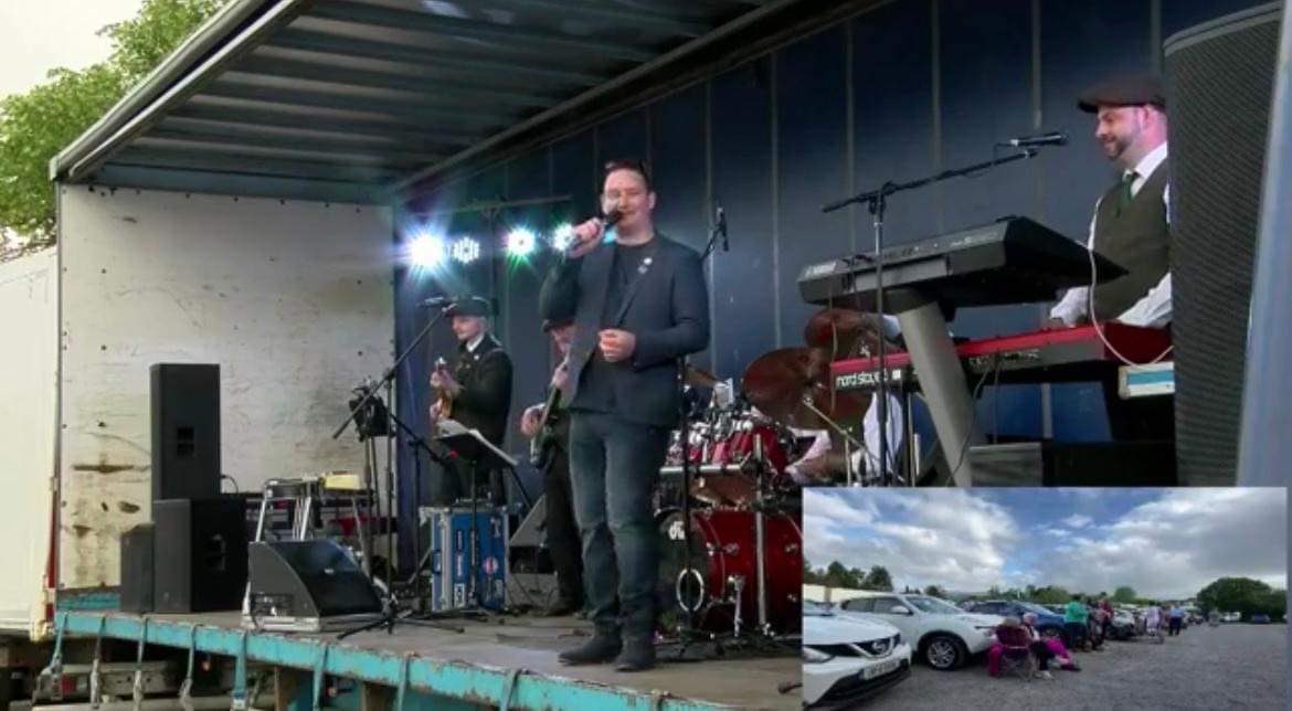 sarahgrant155's tweet photo. The JMG Group Country Drive In @GaryGambleShow 😍❤️🎶 #PaulKelly #GaryGamble #RobertMizzell #RitchieRemo #CountryDriveIn #Enniskillen #StuartsCarPark https://t.co/wRWh9tHoMb