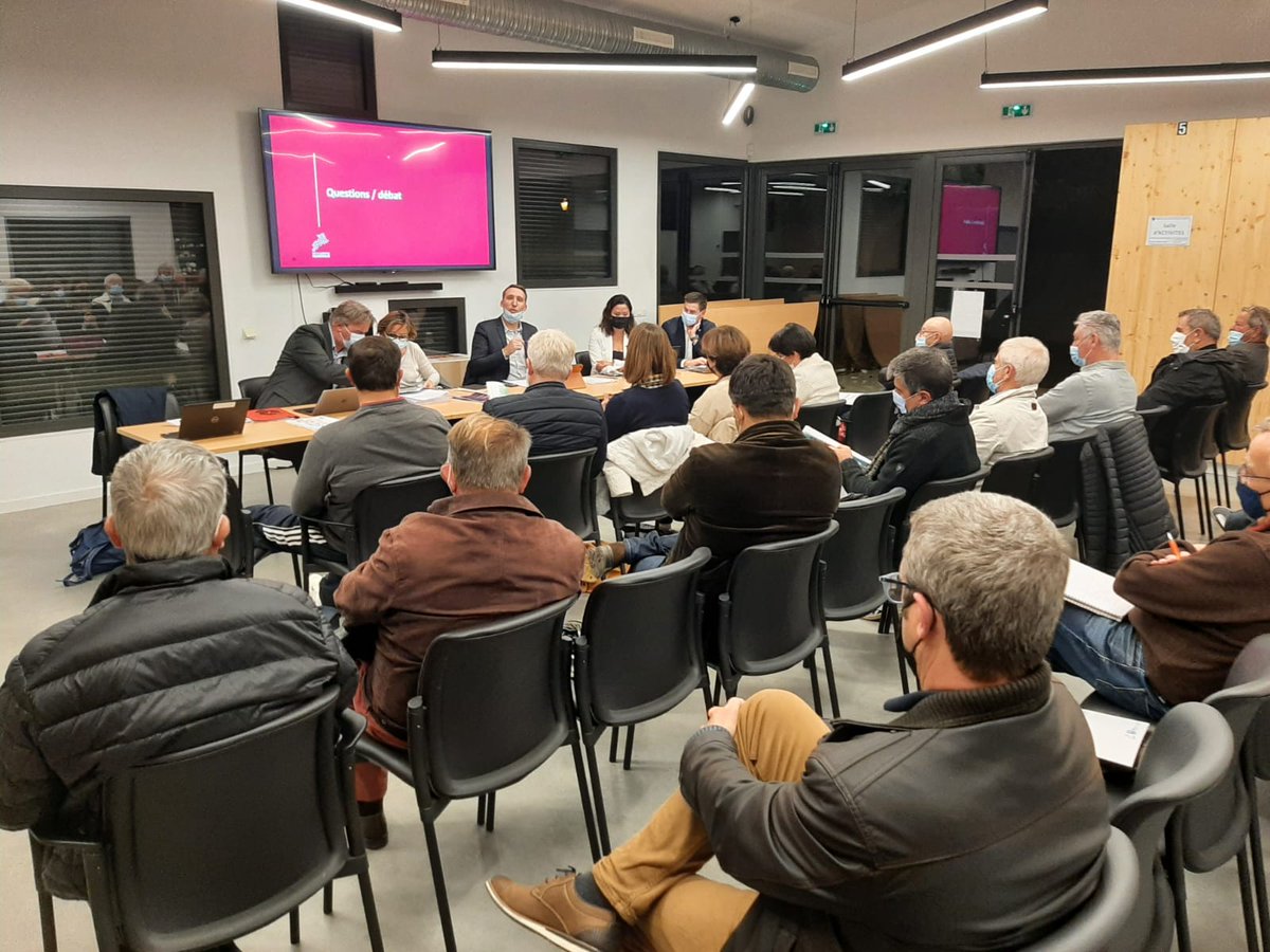 hgnumerique's tweet photo. Les rencontres intercommunales 2021 se poursuivent.
@vdenouvion a réuni les maires de l'agglo #LeMuretain pour faire un point déploiement de la #FibreOptique fortement engagé sur ce territoire. Déjà plus de 19 000 abonnés ! @AndreMandement @annie_vieu @jeanmarc_bergia https://t.co/Jvungtb8Jt