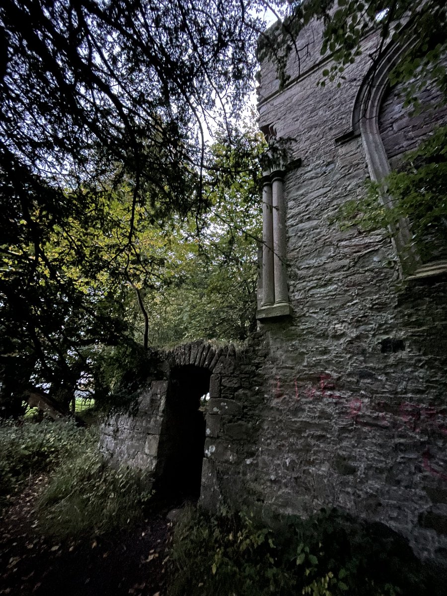 Kilmahew Castle is believed to be one of the earliest examples of 'Gothick' revival. These additional features were attributed to John Douglas of Pinkerton in around 1744. #kilmahew #kilmahewcastle #kilmaheweducationtrust #scottishtowerhouse #scottisharchitecture #gothicstyle