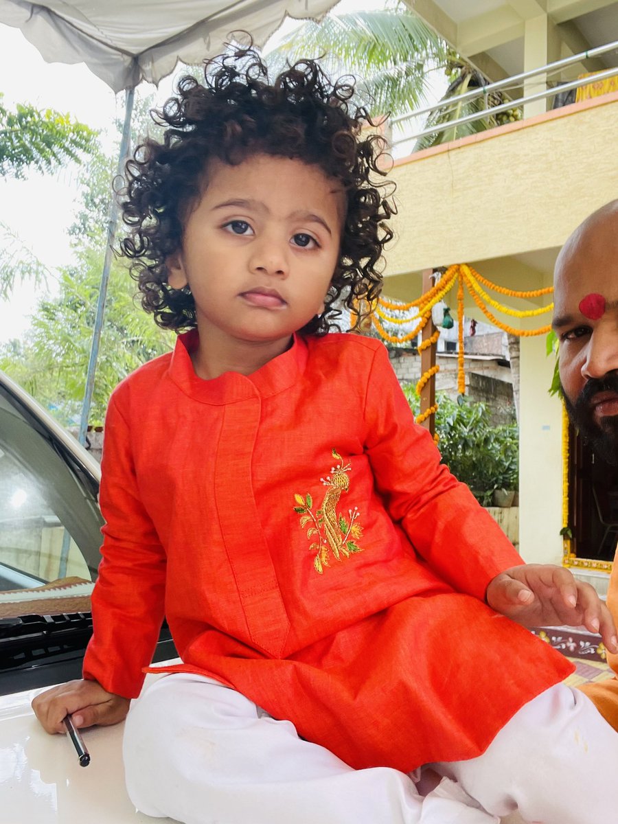 sama_swapna's tweet photo. On the occasion of Diwali 🪔 we are wearing handloom to support weaver .. 
Wishing u all a very happy Diwali. May this festival of light bring joy and happiness to all. 
#HappyDiwali 
#SupportHandLoomWeavers

@KTRTRS 
@TelanganaCMO 
@trspartyonline https://t.co/p6isGi5qpQ