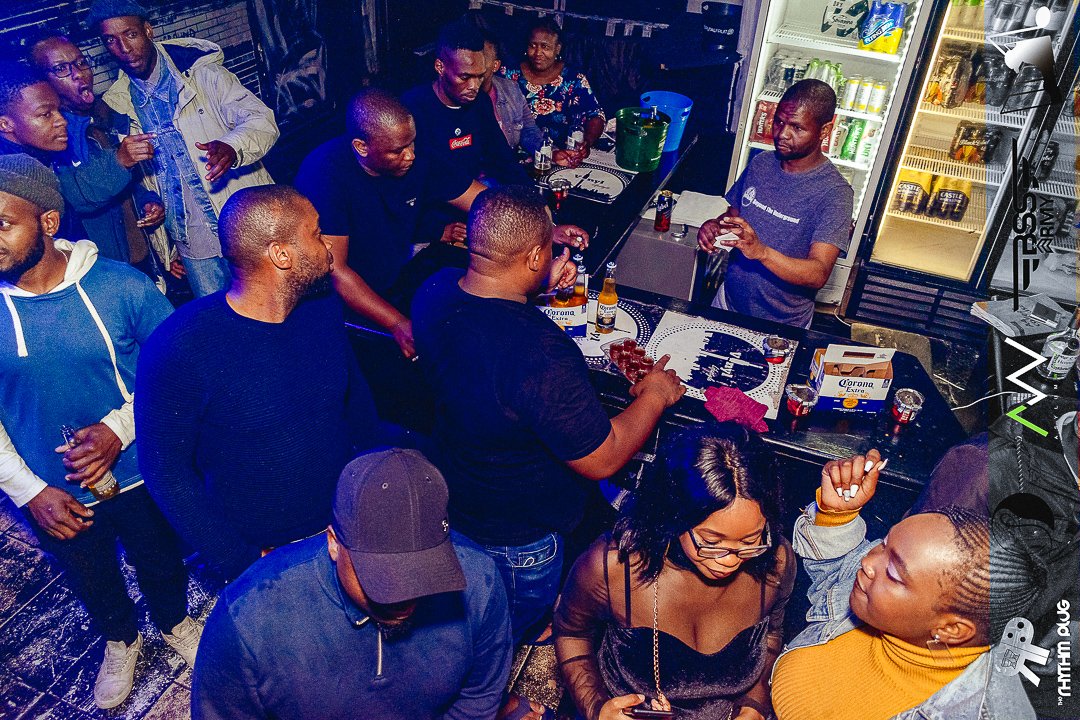 MisterBenjiSA's tweet photo. #RhythmPlugFridays
We are are at @Vinylifestyle_ (13 Loveday st. Marshalltown) every Friday from 2pm to 11pm. We host great DJ's & Super talented performers #RhythmPlug #goodmusic #goodvibes #liveperformances #fridaysinthecity πΈ @senseitionalone https://t.co/AYkXJLlmKe
