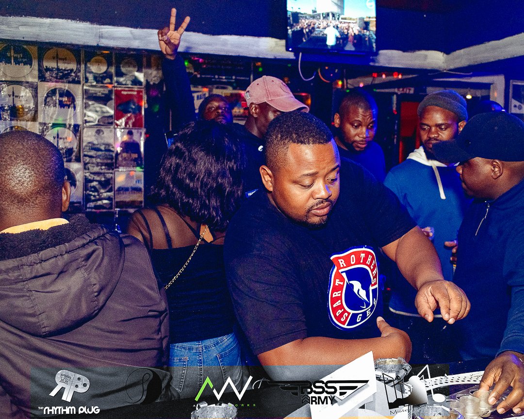 MisterBenjiSA's tweet photo. #RhythmPlugFridays
We are are at @Vinylifestyle_ (13 Loveday st. Marshalltown) every Friday from 2pm to 11pm. We host great DJ's & Super talented performers #RhythmPlug #goodmusic #goodvibes #liveperformances #fridaysinthecity πΈ @senseitionalone https://t.co/AYkXJLlmKe