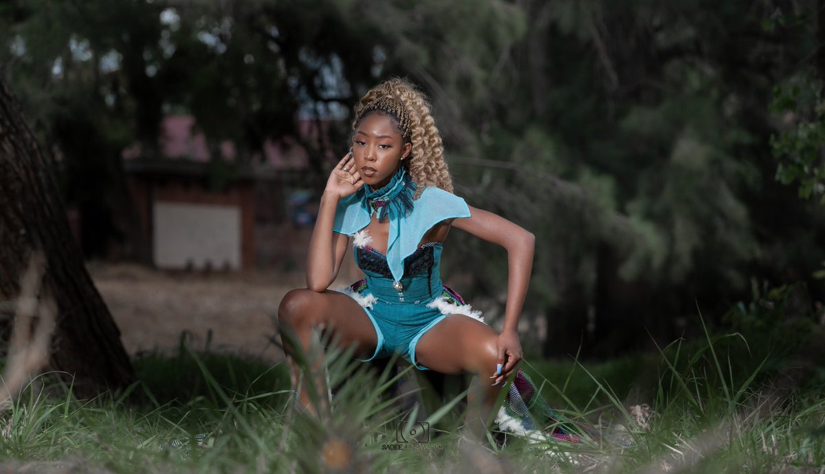 houseofmutu's tweet photo. tibaKalanga collection by hombyo

Tibakalanga collection by Hombyo

#mutuFashionStories
#thestylethatmatters
@hombyo.zw
@mutucouture
@umceco.tv 
@nkosinkomo
@TGSSS
@bhekiwedube
#theVernon
#umcecocowayawaya https://t.co/sFFhpEXdXq