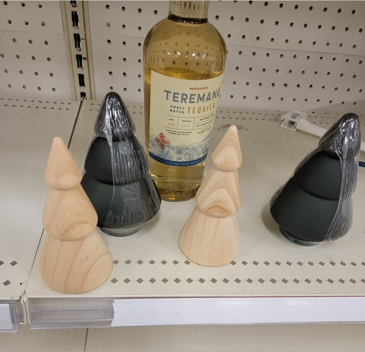 TheLateNightJoe's tweet photo. Someone was feeling adventurous at Target yesterday but then chickened out I guess. #LateNightJoe https://t.co/sYKzjbznLh