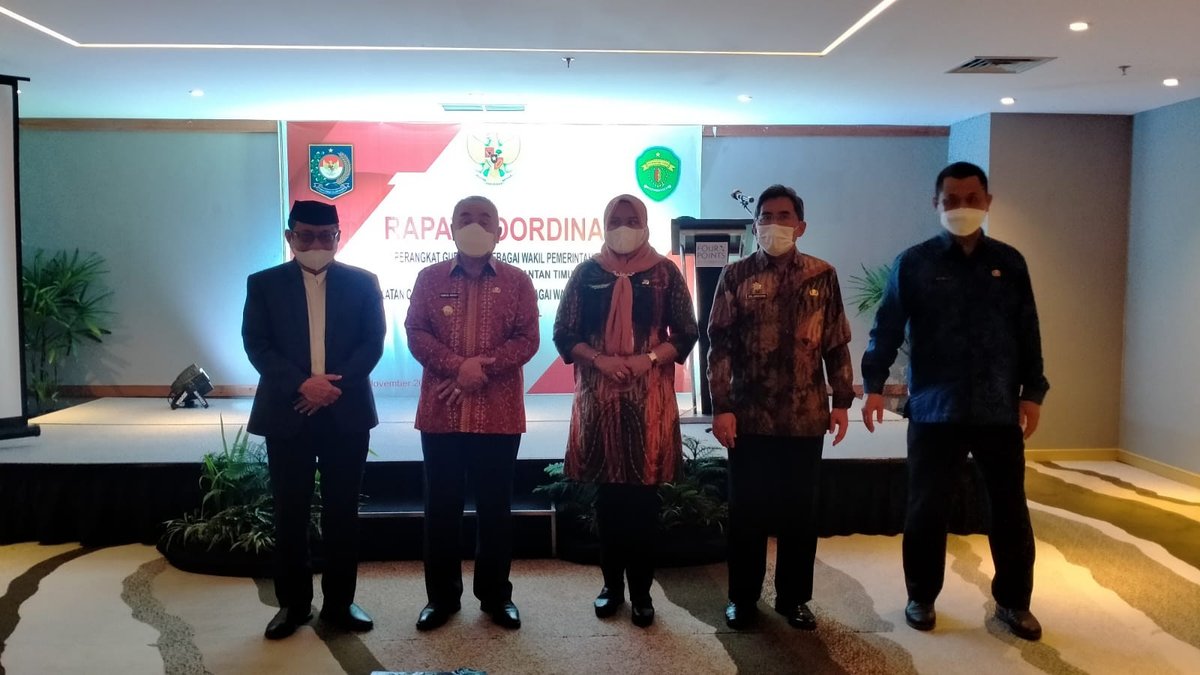 unibabpn's tweet photo. Rektor Universitas Balikpapan sebagai Narasumber 'Peningkatan Kinerja Gubernur sebagai wakil Pemerintah pusat' (GWPP).

Balikpapan, 01 November 2021 https://t.co/D7L65viuEh