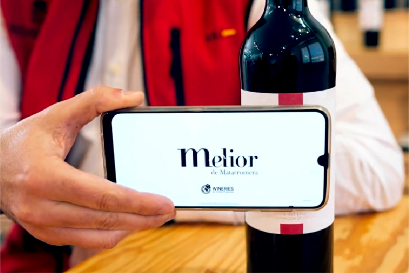 cyleconomica's tweet photo. #Melior, el vino de @Matarromera que cuenta con etiqueta inteligente https://t.co/4ga8fGDFwS #bodega #vino https://t.co/Jcwy3OTPQR
