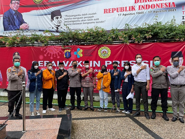unibabpn's tweet photo. 30 Oktober 2021 Universitas Balikpapan bersinergi dengan Polda Kaltim melaksanakan vaksinasi presisi yang dilakukan untuk ketiga kalinya di Universitas Balikpapan. https://t.co/g4PvRwOqVS