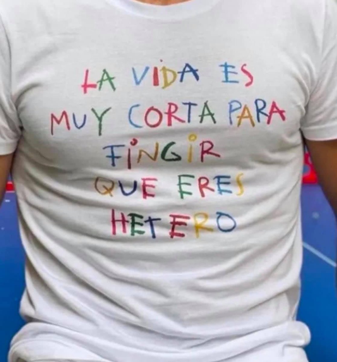 LKpuccino's tweet photo. Amiga date cuenta https://t.co/38IyYevo65