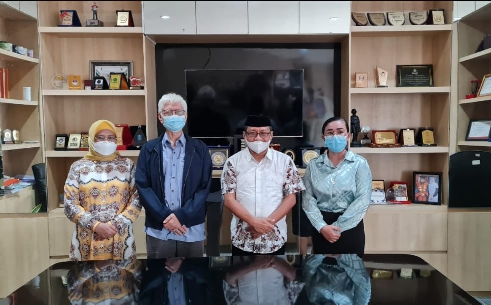unibabpn's tweet photo. Hari ini selasa, 2 Mei 2021, Dekan Fakultas Kedokteran UMI yang juga mantan Wakil Rektor bidan Kemahasiswaan Unhas berkunjung ke Uniba. Salah satu tujuannya adalah memberi motivasi kepada Uniba agar segera bisa membuka kedokteran. https://t.co/M2EgGN46gm