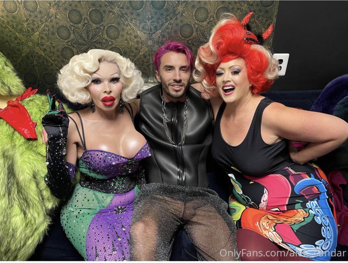 I had my dick out on Halloween 🍆#HappyHalloween2021 #amandalepore @amandalepore @Dirtymartininyc https://t<a href="/tag/happyhalloween2021"class="tags">#HappyHalloween2021</a><a href="/tag/amandalepore"class="tags"><span>#amandalepore</span></a>
