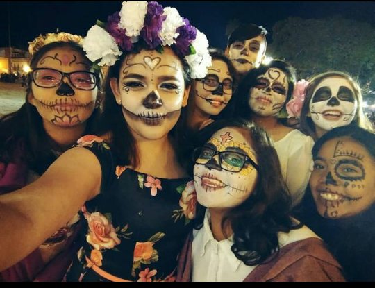 Viry_SCW's tweet photo. @Roberto_Cein #DISFRACEINS 
Es de hace como 3 años pero me encanta esa foto no veia nada con las pestañas jajaja https://t.co/WLZ79kDEPf