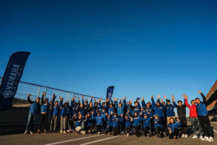yamaharacingcom's tweet photo. πͺπΈ The 2021 bLU cRU Masterclass officially got underway yesterday at AlcarrΓ s! Today, the youngsters will get their first opportunity to show their talents on-track!
#YamahaRacing | #YamahaMasterclass | #bLUcRU https://t.co/oFZXF3ax4b