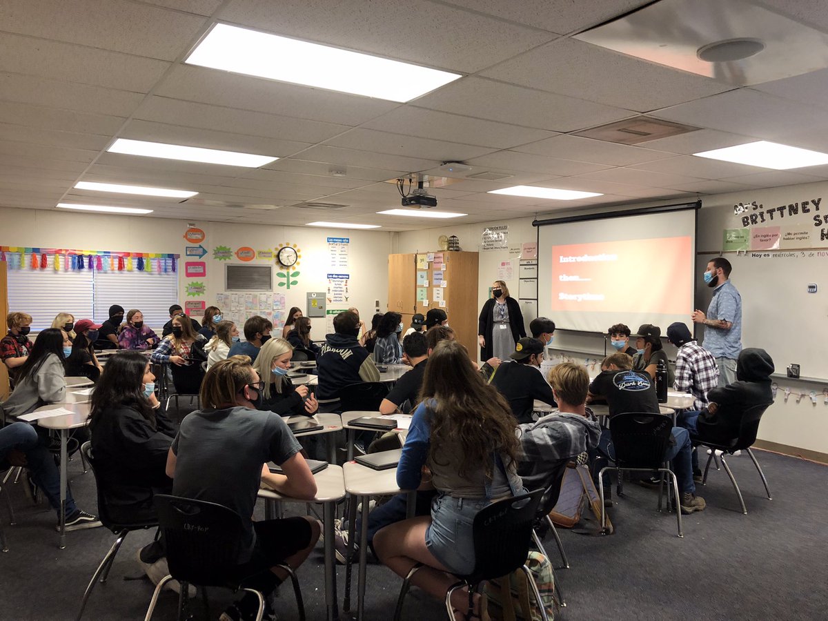 yhs_careerctr's tweet photo. YHS ASL &amp; EMR students collaborated on how to communicate with a deaf patient in an emergency situation ! Instructors Ms. Jones  and Mr. Alkaddumi @CRYROP @YucaipaHigh https://t.co/GCx6G42aqf