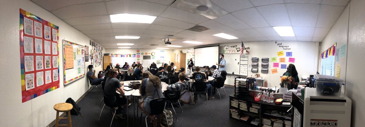 yhs_careerctr's tweet photo. YHS ASL &amp; EMR students collaborated on how to communicate with a deaf patient in an emergency situation ! Instructors Ms. Jones  and Mr. Alkaddumi @CRYROP @YucaipaHigh https://t.co/GCx6G42aqf