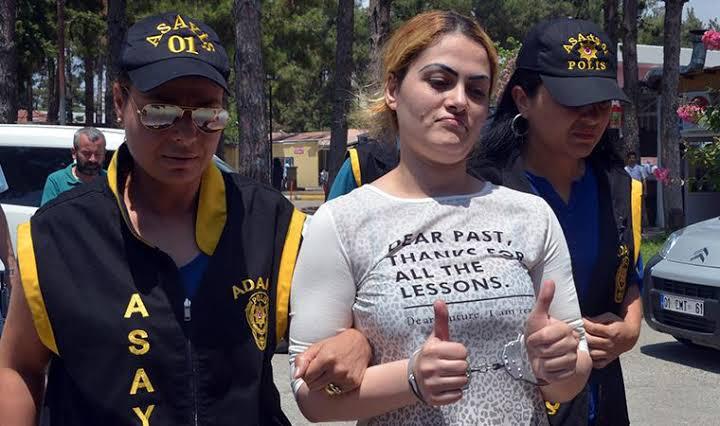 medyascope's tweet photo. Yargıtay, kendisine şiddet uygulayan ve seks işçiliği yapmaya zorlayan kocası Hasan Karabulut’u 2015 yılında öldüren ve 15 yıl hapis cezası alan Çilem Doğan’ın cezasını onadı

Çilem Doğan, yeniden hapse girecek
 
@ozdemirozgurr https://t.co/7fe5YXtFwG