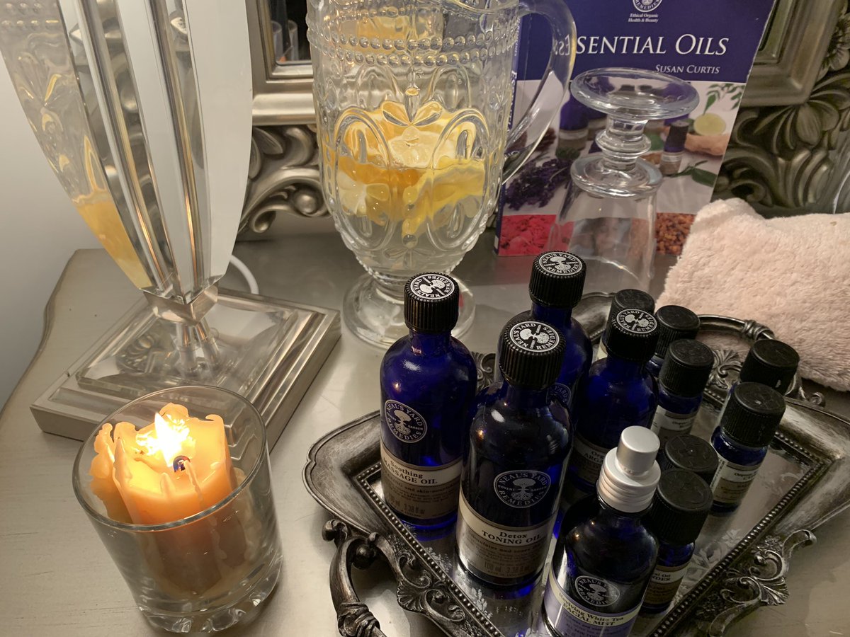 caciskintone's tweet photo. #masssge #wellbeing #selfcare Love my massage therapy, quality oils and atmosphere. @skintonesolutions #G5massage https://t.co/ey9Ed3elkz