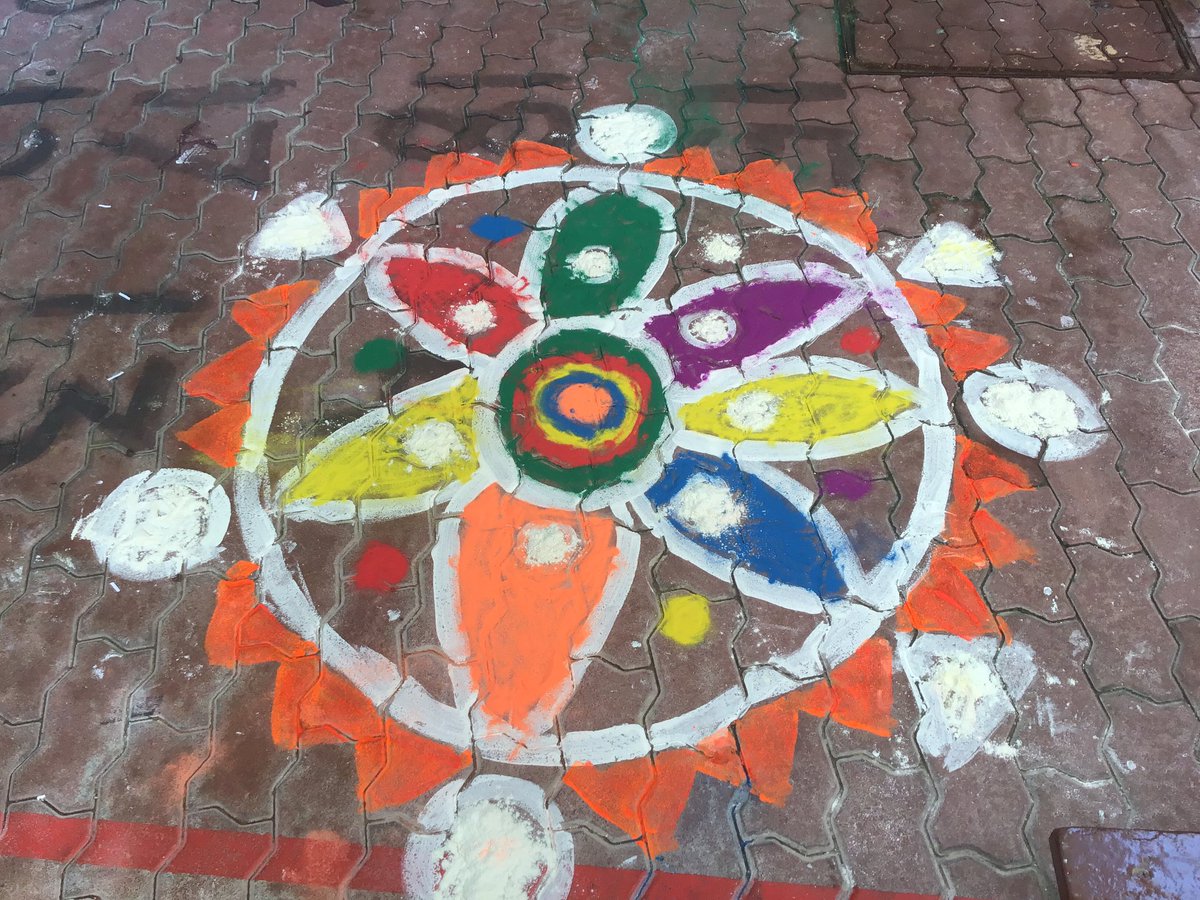 JESSJumeirahFS2's tweet photo. We have enjoyed learning about Diwali. Parents came to tell us the story of Rama and Sita and talk about their Diwali celebrations. We had fun making diyas and rangoli. #eytalking #Diwali #jessjumart @understandingworld https://t.co/dpXCwiVvOC