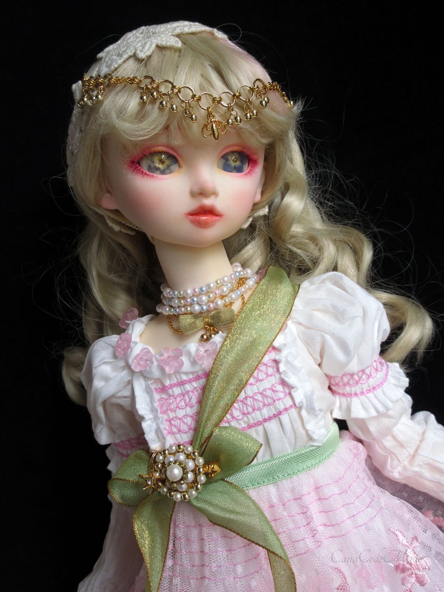 canacodemade's tweet photo. 【ウェブショップ商品紹介】
星一粒の導きハンドマフ
花園のクリームケーキドレス(桜ミルク)
金の陽光ネックレス
ふんわり3連パールネックレス
ユグドラシルの実ネックレス
温もり薔薇のヘアバンド
オーバーニー靴下(ソフトクリーム)
#CanaCodeMade #青ゐ鳥洋品店 #CanaCodeMode https://t.co/tTT788Tbmj