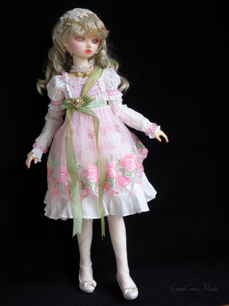 canacodemade's tweet photo. 【ウェブショップ商品紹介】
星一粒の導きハンドマフ
花園のクリームケーキドレス(桜ミルク)
金の陽光ネックレス
ふんわり3連パールネックレス
ユグドラシルの実ネックレス
温もり薔薇のヘアバンド
オーバーニー靴下(ソフトクリーム)
#CanaCodeMade #青ゐ鳥洋品店 #CanaCodeMode https://t.co/tTT788Tbmj