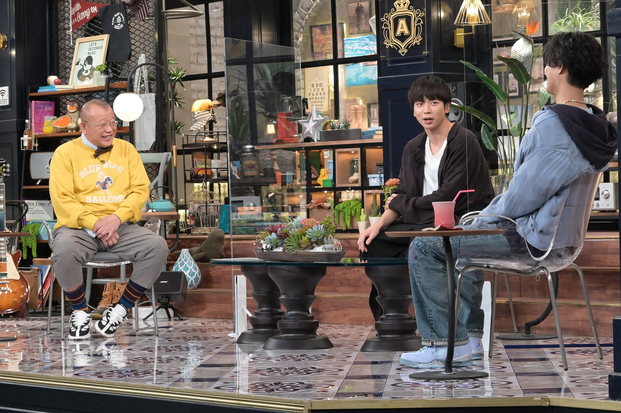 FDVJxiNagAAkc8S?format=jpg&name=large