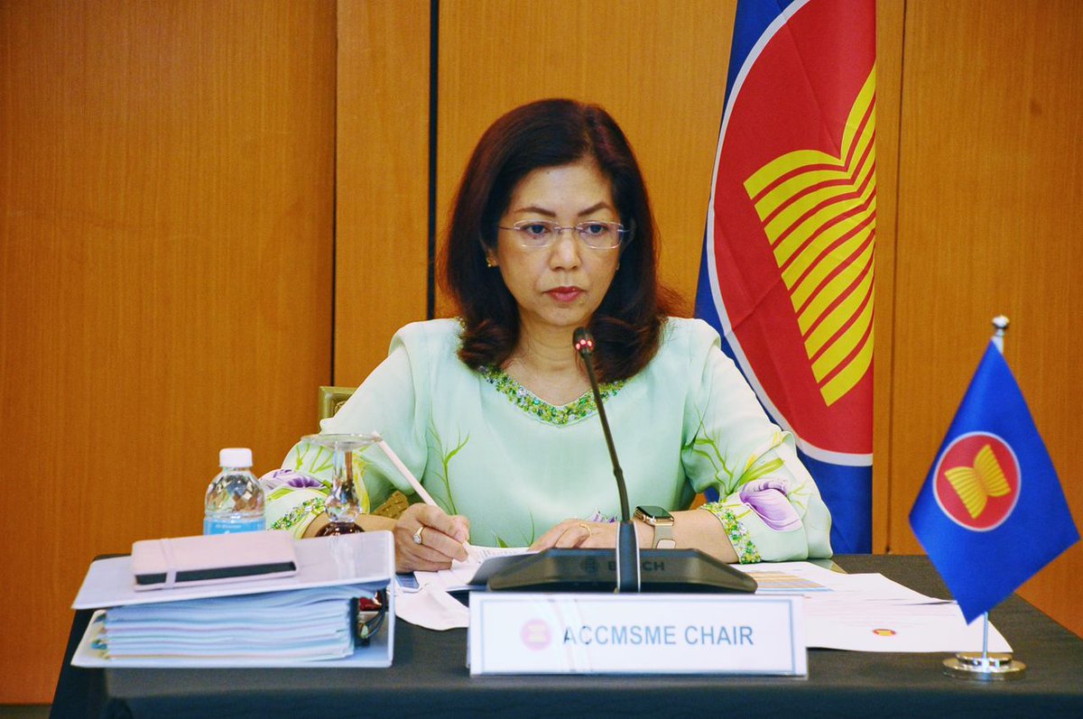 KUSKOPMalaysia's tweet photo. Hari ke-3 Mesyuarat Jawatankuasa Penyelarasan Perusahaan Mikro, Kecil dan Sederhana ASEAN (ACCMSME) Ke-12 bertempat di Kuala Lumpur Convention Centre (KLCC), 4 November 2021 (Khamis), 10.00 pagi*
#ACCMSME #MEDACMalaysia #ASEAN #SME #DKN2030 #entrepreneurialnational https://t.co/HKoq9P9JKX