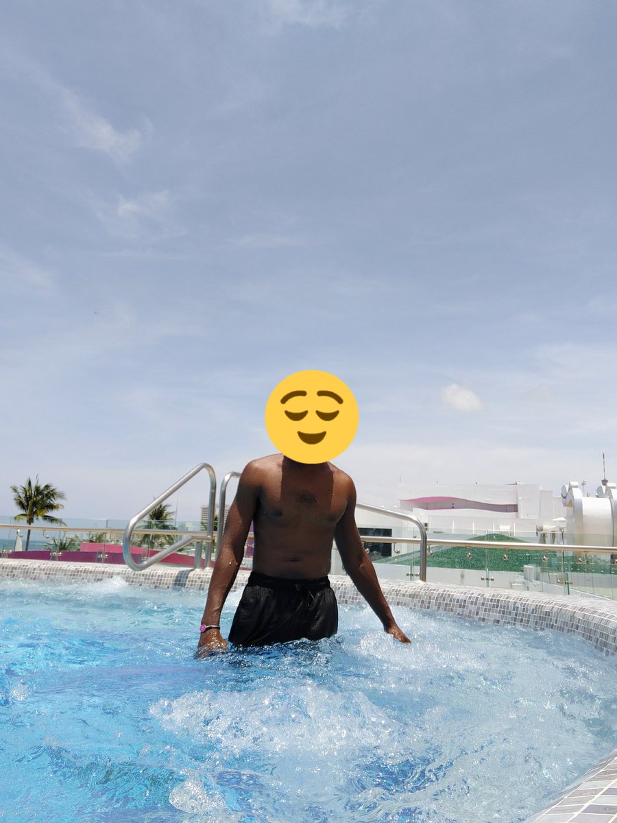 AyoLJ1's tweet photo. Holiday season few places to see🛫 https://t.co/LW15wEska4