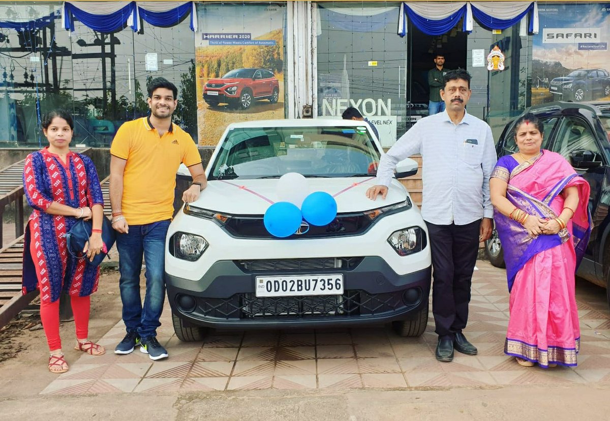 debashis_bapun's tweet photo. Finally Our New Tata Punch Car Got delivered today.π€©π€©πππ
#NewCar #NewCarDelivery #BestMoment
#TataPunch #ipackapunch #TataCar #memorablemoments #tatapunchcar #photooftheday @TataPunchClub @RNTata2000 @tata_cars https://t.co/gNxJNKlWDb