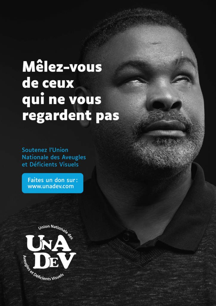 germainfraisse's tweet image. Chouette campagne pour sensibiliser les personnes étrangères à la cause des déficients visuels : le choix d&apos;un visuel fort qui met à l&apos;honneur ceux dont le regard n&apos;est jamais montré et une accroche maline qui joue sur les mots tout en subtilité. Bravo #Unadev