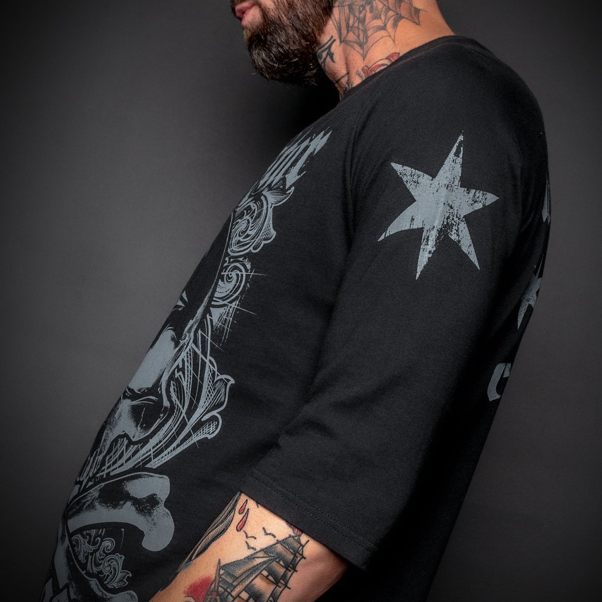 wornstar's tweet photo. NEW Chicago Core Raglan Tee - IN STOCK and READY TO SHIP!
https://t.co/QyjTFln1pg
#wornstar #wornstarclothing #artistasylum #concertjersey #unisex #chicagocore #streetstyle #rockerfashion #raglan https://t.co/Q7Yv3gLrx3