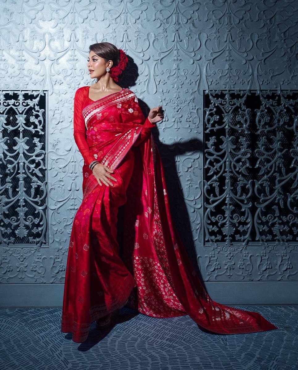 Asli_Jacqueline's tweet photo. Happy Diwali everyone ❤️❤️ https://t.co/Kg7QVsla5I
