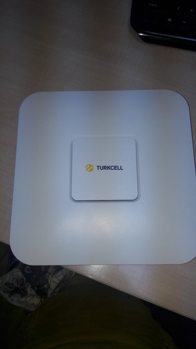 Nesrinavcilar's tweet photo. 4 aydır hizmet alamıyoruz ama ödemesini yapıyoruz.  Aklınız varsa turkcell akıllı wifi kullanmayınız. Arızayı giderecek personelleri bile yokmuş @Turkcell @TurkcellHizmet #Turkcell #Superonline #AkıllıWifi https://t.co/UtHJnLzsby