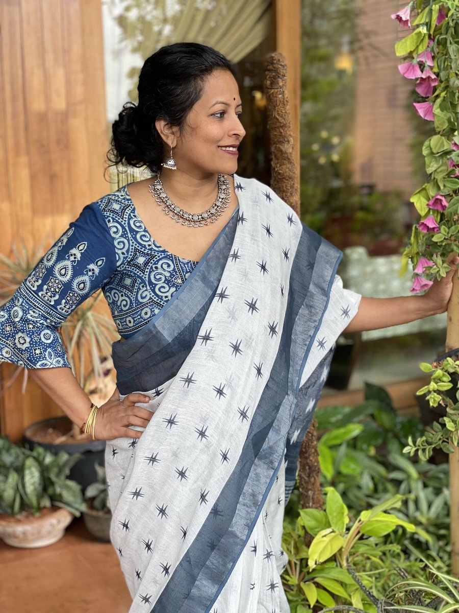 saffrontrail's tweet image. Shubh Deepavali - hello to all #binditwitter #jhumkatwitter #SareeTwitter all in one 😆