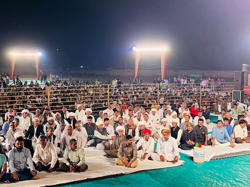BSBhatiInc's tweet photo. गत रात्रि बरसिंहसर गांव में आयोजित एक शाम गौ माता के नाम भव्य जागरण कार्यक्रम में शिरकत की । कार्यक्रम में गौ भक्त ओम जी मुंडेल द्वारा भजनों की प्रस्तुतियां दी गई ।
बरसिंहसर गांव की गोशाला के विकास हेतु विधायक निधि कोष से 11 लाख रुपये के विकास कार्य करवाने की घोषणा की । https://t.co/NboHjb6q6J