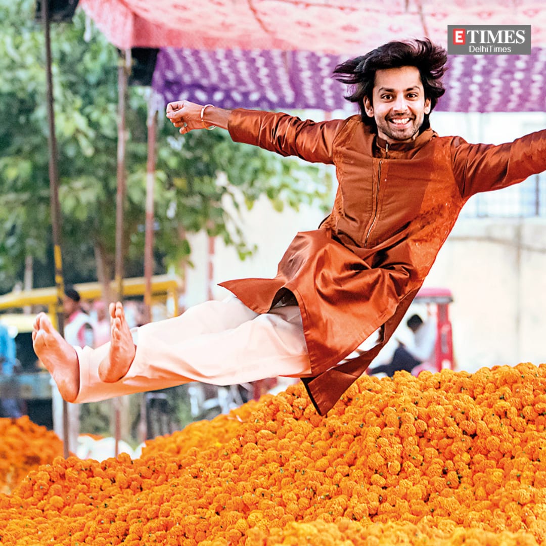 Delhi Times (@DelhiTimesTweet) on Twitter photo 2021-11-04 07:17:38 .@himanshkohli is celebrating an extra special #Diwali this year with his family in #Delhi. 'The vibe of the festival was missing but this year, it feels like Diwali,' he says Read here: bit.ly/3k6txrQ #HimanshKohli #Diwali2021 #DiwaliCelebrations #Bollywood .@himanshkohli is celebrating an extra special #Diwali this year with his family in #Delhi. 'The vibe of the festival was missing but this year, it feels like Diwali,' he says Read here: bit.ly/3k6txrQ #HimanshKohli #Diwali2021 #DiwaliCelebrations #Bollywood