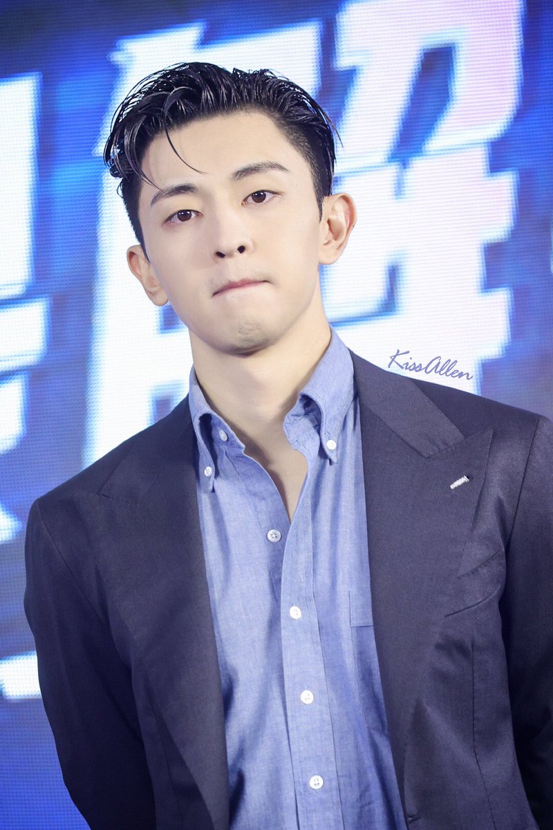 ChenLiDeng's tweet photo. #Denglun #邓伦 #เติ้��หลุน ทำปากแบบนี้ หมั่นเขี้ยว https://t.co/hNgUrVFCgz