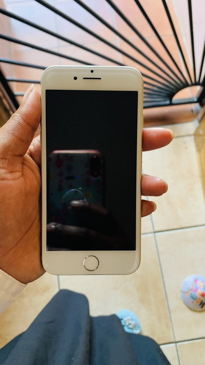 Kim_Laura1's tweet photo. Found this in my drawer 
I’m selling it IPhone 7 https://t.co/Et65hToF0U