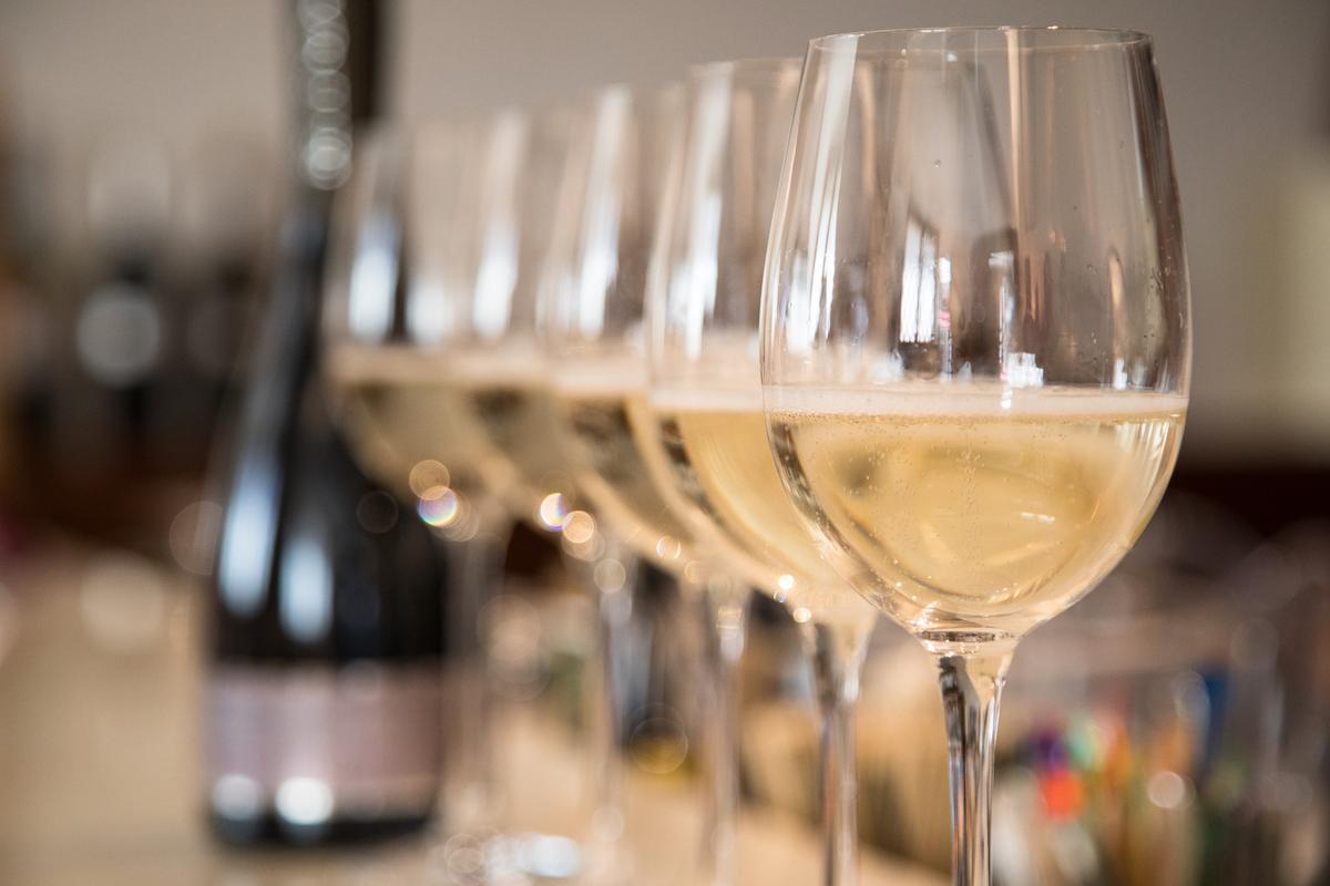 sole24ore's tweet photo. 🔸 Prosecco contro Prosek, Zonin trova incisione del 1585 per vincere la causa: https://t.co/otI2mE4t5n
🥂 Il documento che la difesa italiana è pronta a presentare a Bruxelles si basa su alcuni reperti storici recuperati dalle teche della famiglia.
#prosecco #prozek #Zonin https://t.co/sqXr4Rt0BH
