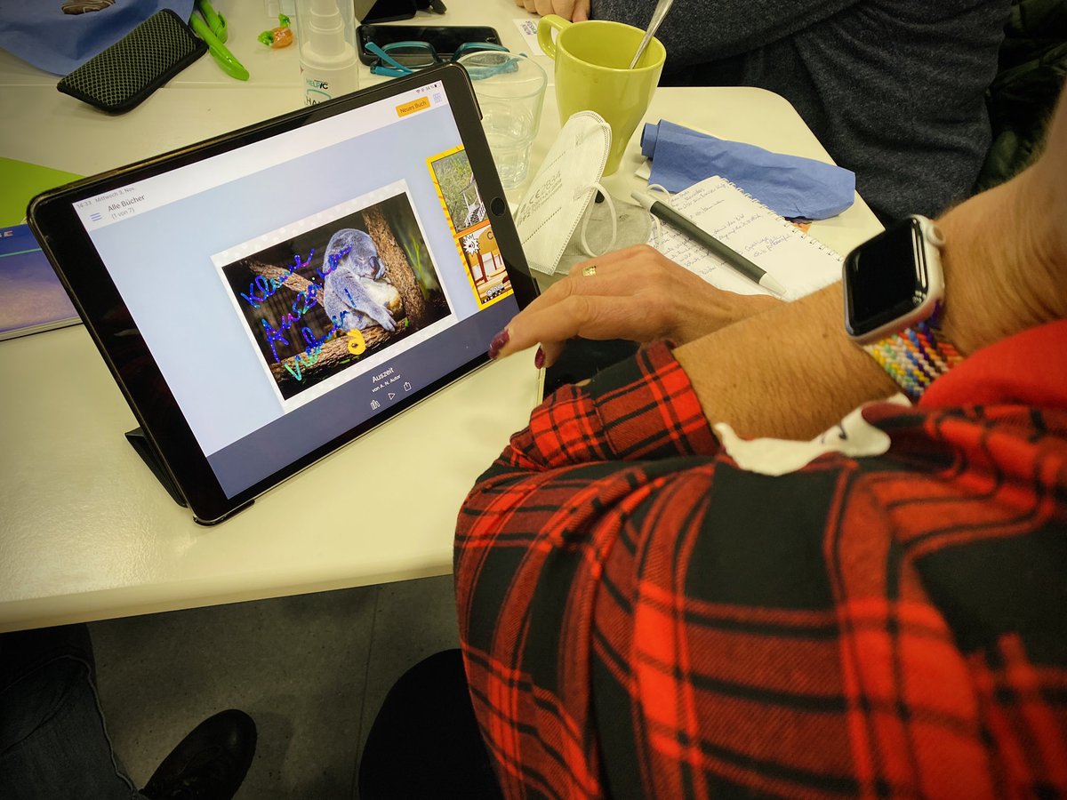 medien_monster's tweet photo. Gestern: Unser #App-Café für den @VBE_NRW in #Bottrop. Wir hatten einen intensiven Tag mit vielen interessierten Lehrer:innen. Und unsere Plakate für #Tabletklassen hatten wir auch mit. https://t.co/L1iIbwiEif