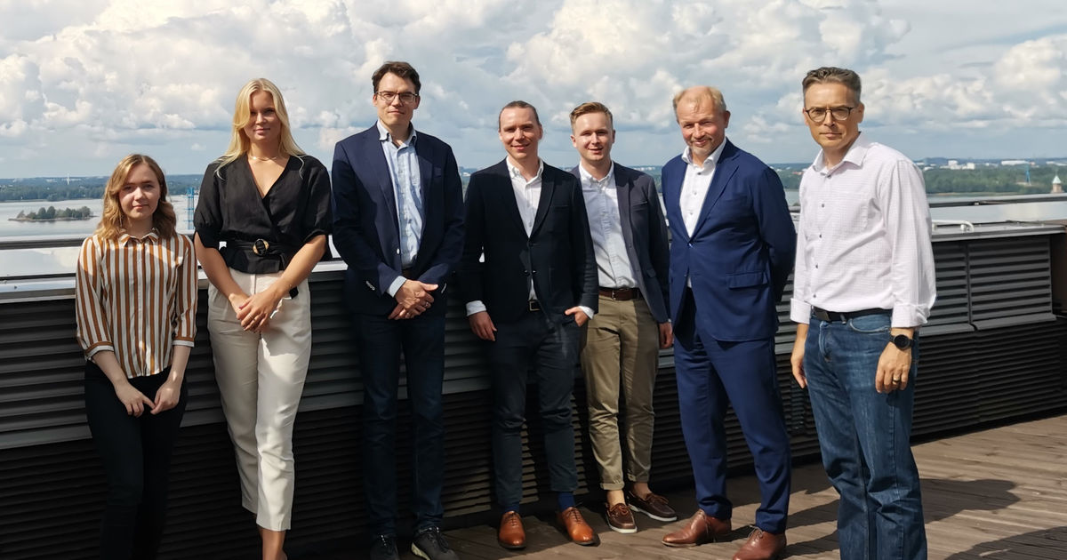 PwC_Suomi's tweet photo. Ilo tehdä yhteistyötä @AaltoUniversity'n kanssa! Viime kesänä toteutetun räätälöidyn yritysprojektin tavoitteena oli mm. selvittää suomalaisten alustatalouden yritysten valmiutta implementoida uutta EU-lainsäädäntöä. Lue lisää: https://t.co/3VDEOBKZlz https://t.co/MrhfvvEulg