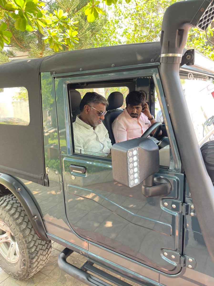 cmmanikandan1's tweet photo. With #MY_BOSS https://t.co/UrVZrkHGke