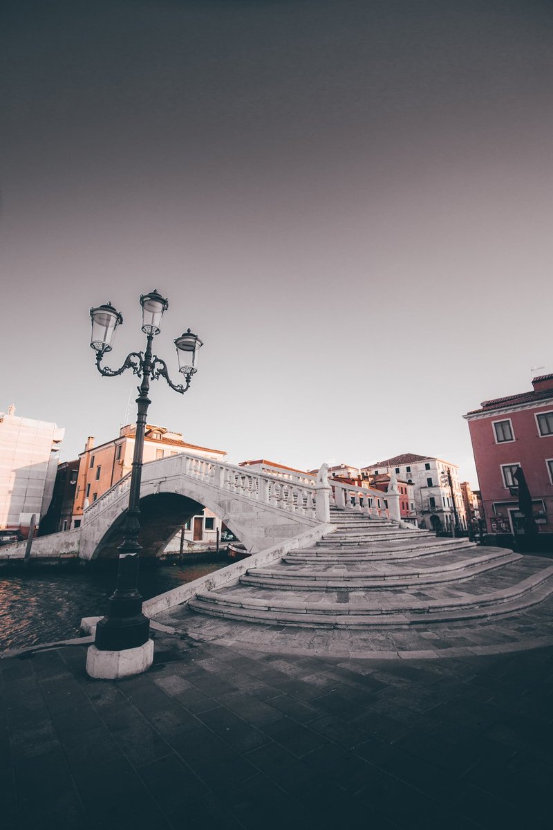 CapitaliCult's tweet photo. 7/23 Candidata #Capitaleitalianacultura2024 si presenta così: #CHIOGGIA SALE DI CULTURA è dei cittadini. Passare da baruffe a riconciliazione pone la cultura come trasformazione delle relazioni, centro di economia inclusiva. https://t.co/IVEOxKIURM