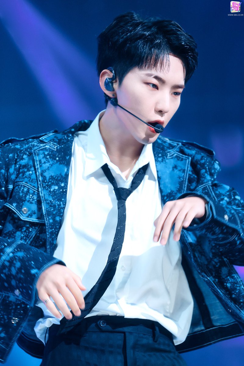 211031 인기가요 포토스케치 #호시 
💙🐯