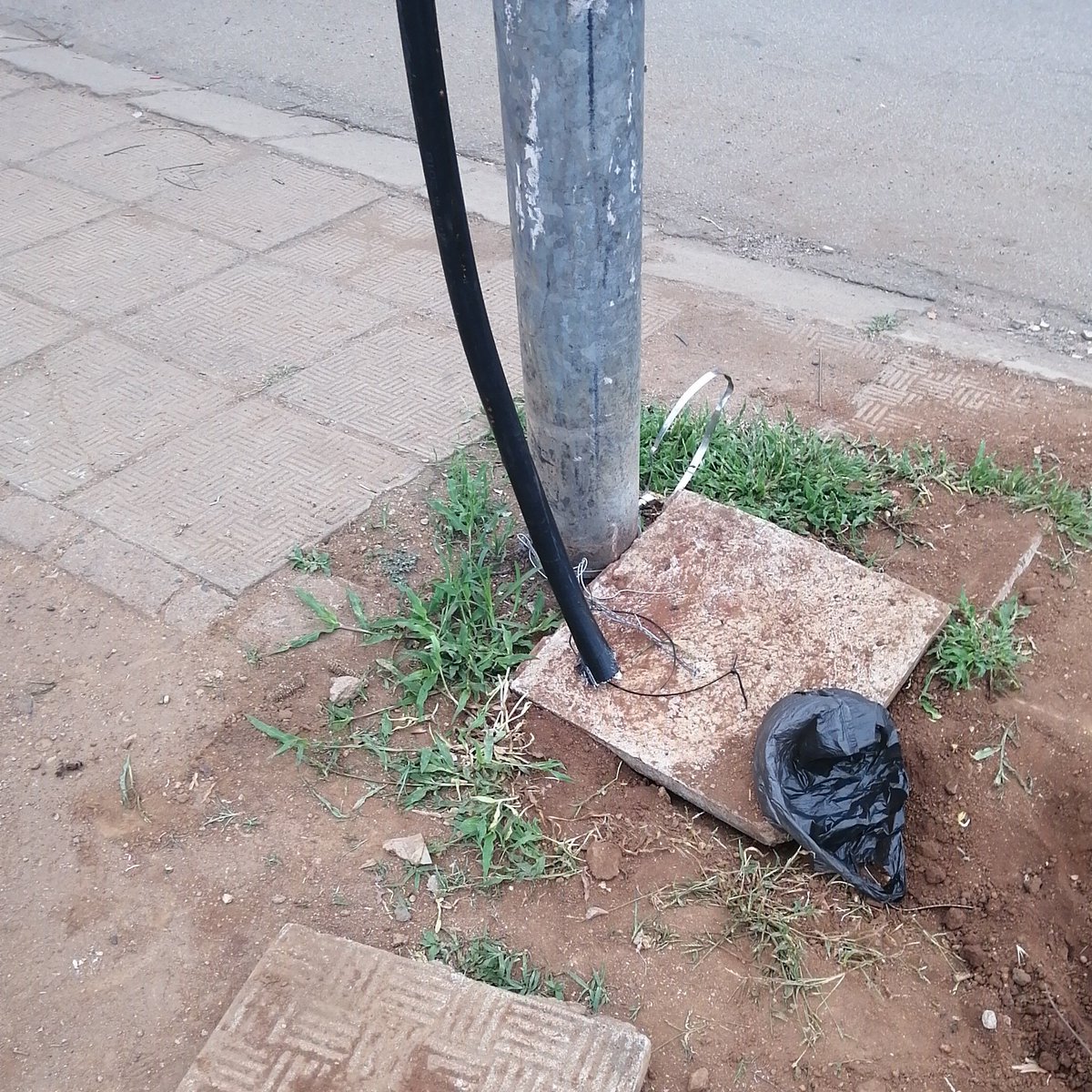 JanVenter18's tweet photo. So when it isn't #loadshedding then it's #CableTheft. It's the 3rd time this Year. Corner of Burger &amp; Devenish Str. Behind @Shoprite_SA in Louis Trichardt. #Elections2021 #dosomething @Our_DA / @MYANC https://t.co/cqVsTi1ISp