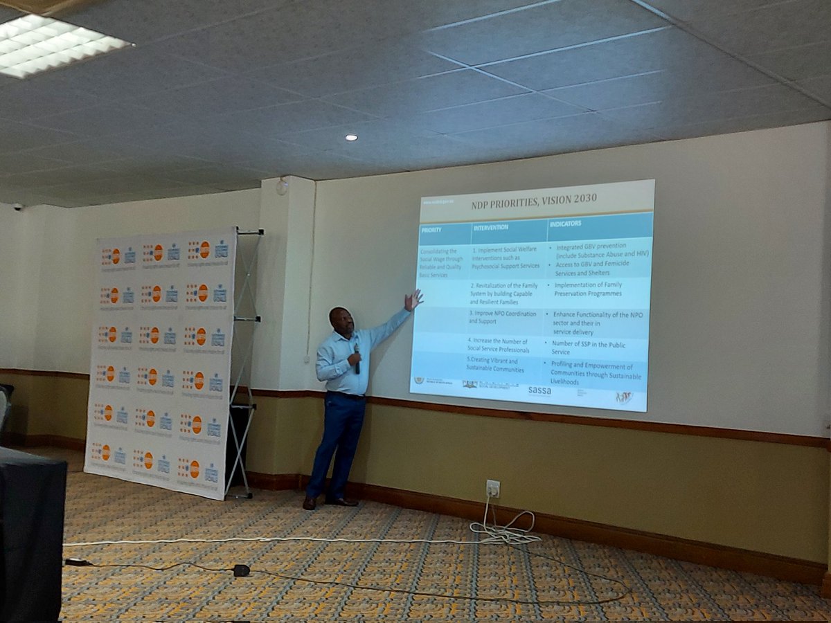 ssarahreis's tweet photo. Work continues today in the Eastern Cape with discussions on way forward: Mr. Ntshona from EC @The_DSD outlines how @UNFPASA support aligns with National and Provincial efforts to deliver on key ICPD areas and #LeaveNoOneBehind https://t.co/KBXaUROKWI