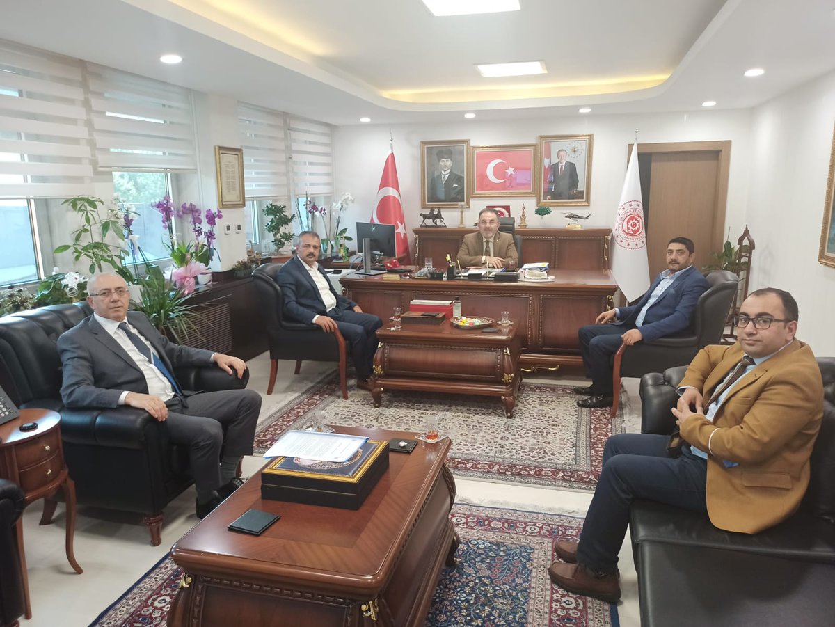 Genel Başkanımız Vecdi Yanbaz ve beraberindeki heyet, Çalışma ve Sosyal Güvenlik Bakan Yardımcıları Op. Dr. Ertuğrul SOSYAL ve Faruk ÖZÇELİK'İ ziyaret etti.
 <a href="/drsoysal/">ERTUĞRUL SOYSAL</a> <a href="/farukozcelikgsb/">Faruk Özçelik</a> <a href="/VecdiYanbaz/">vecdi yanbaz</a>